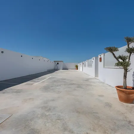 Vila Sanchez *